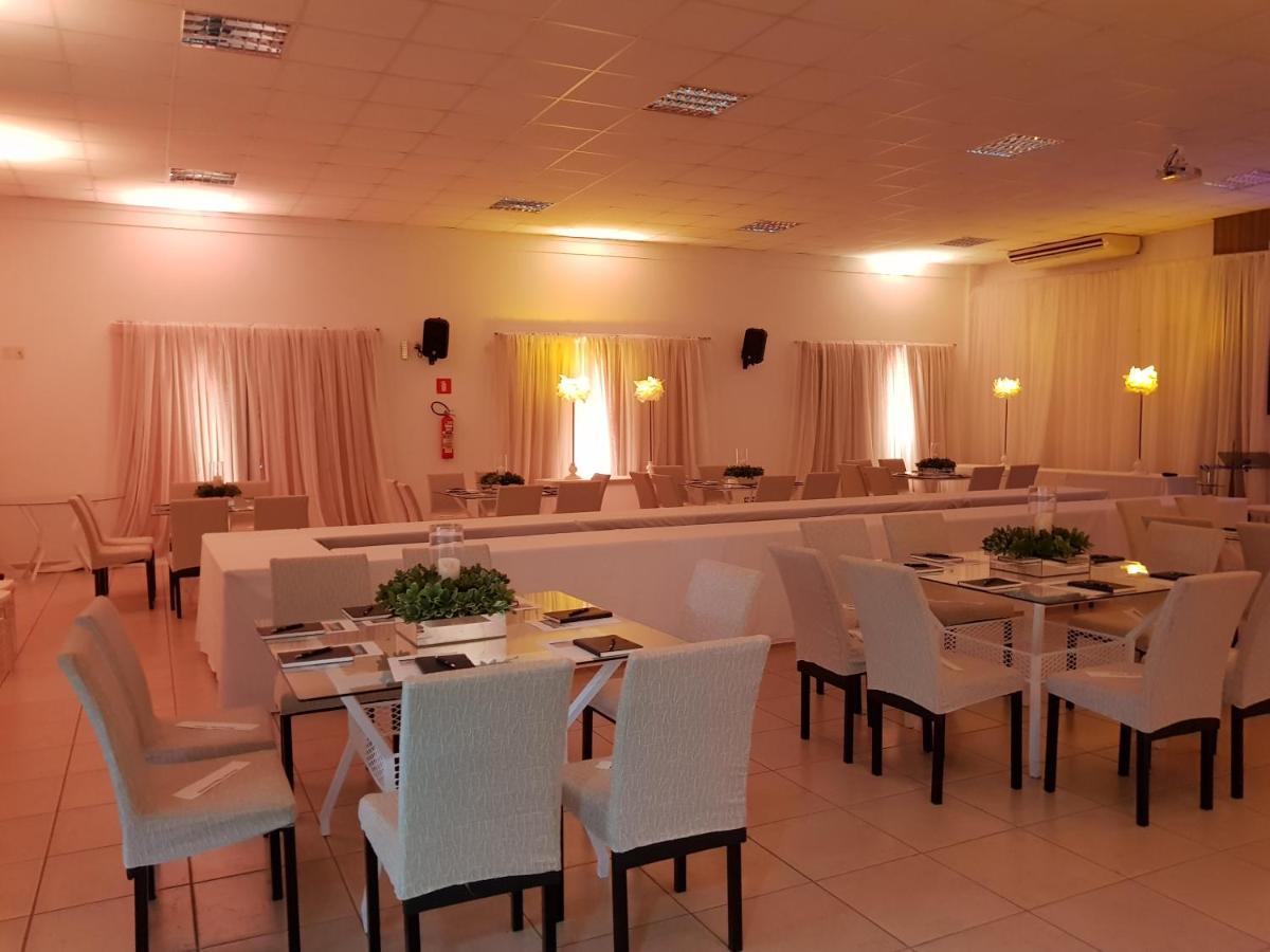 Hotel Das Palmeiras Paracatu Esterno foto
